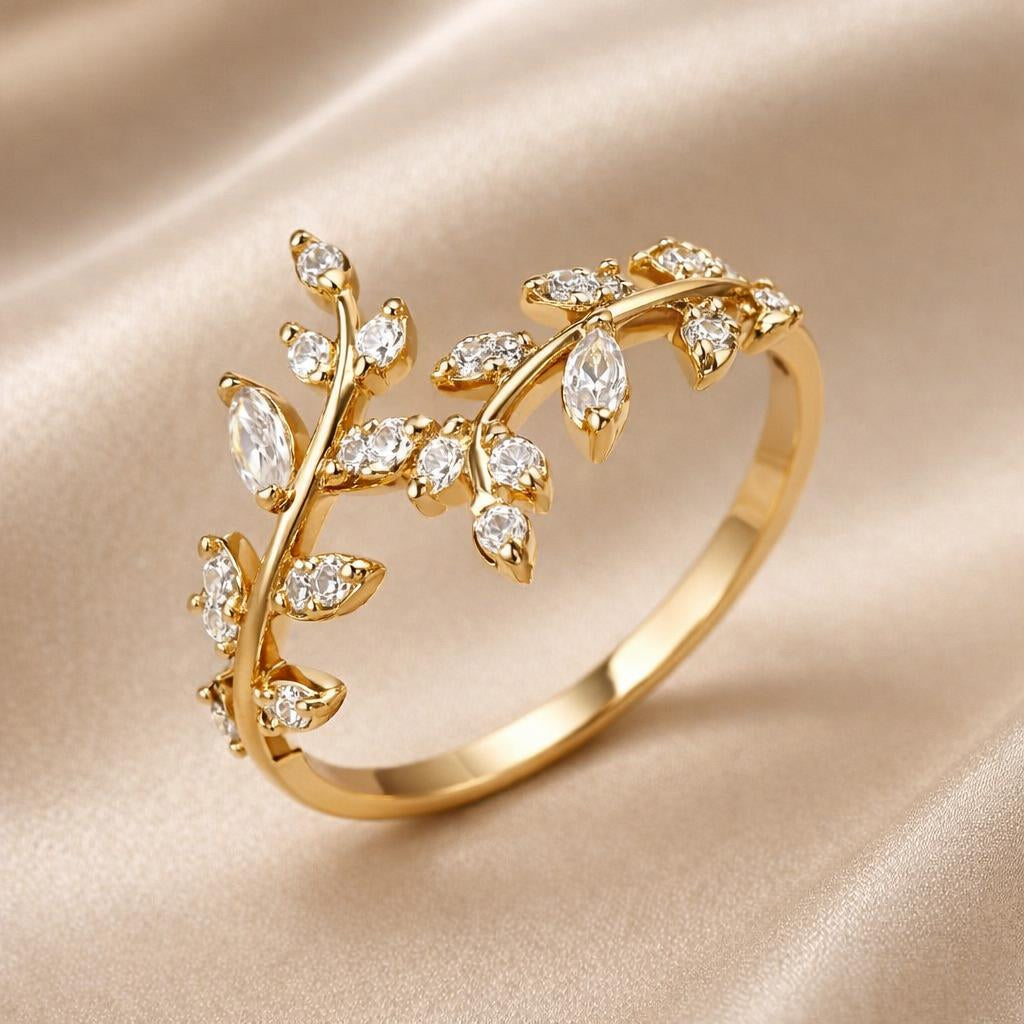 White gold ring with zirconia vine