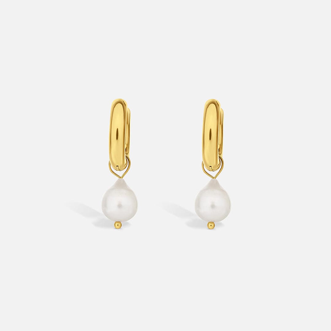 Timeless gold pearl drop earrings