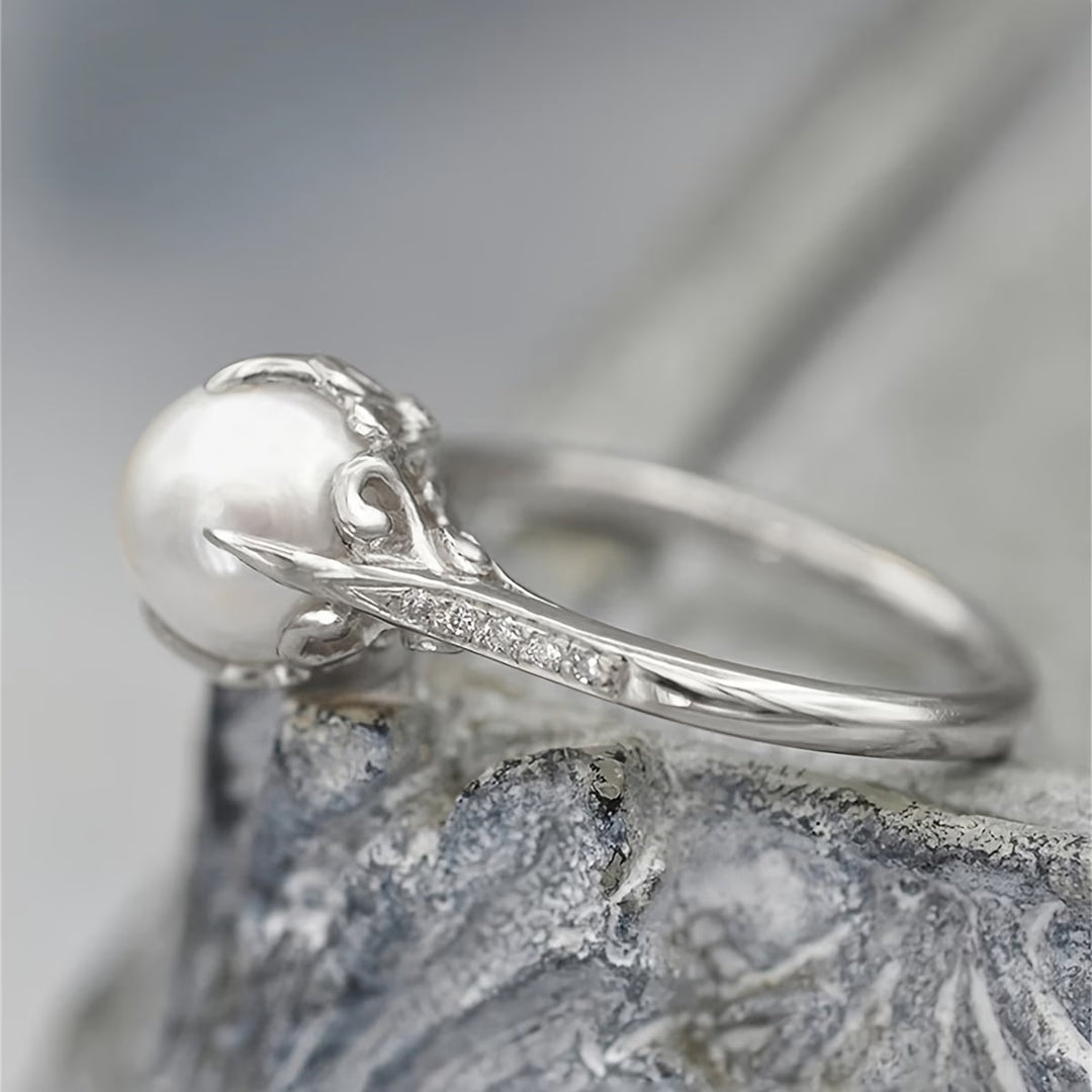 Delicate Ring with Pearl & Crystal