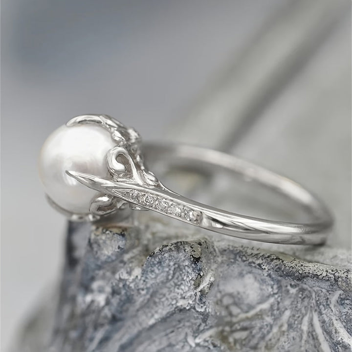 Delicate Ring with Pearl & Crystal