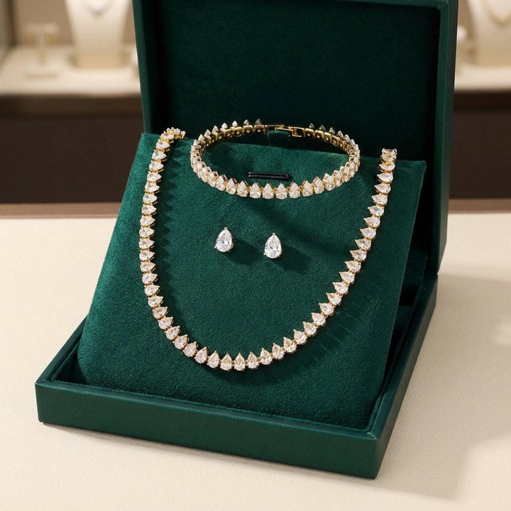 Gorgeous transparent round cubic zirconia bridal set