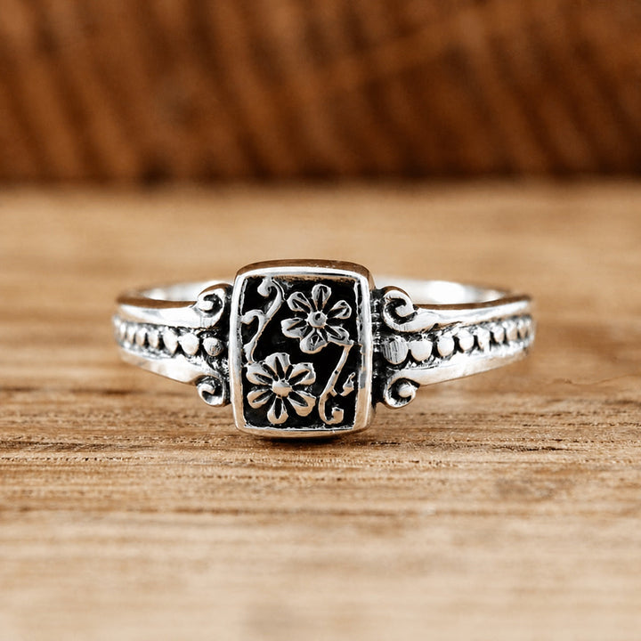 Delicate Boho Floral Ring