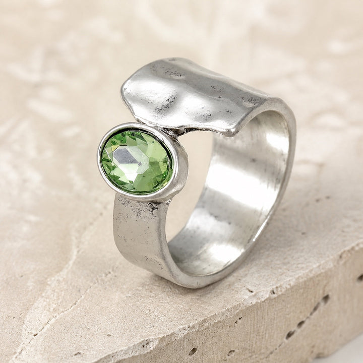 Brilliant Zirconia Ring in Country House Style