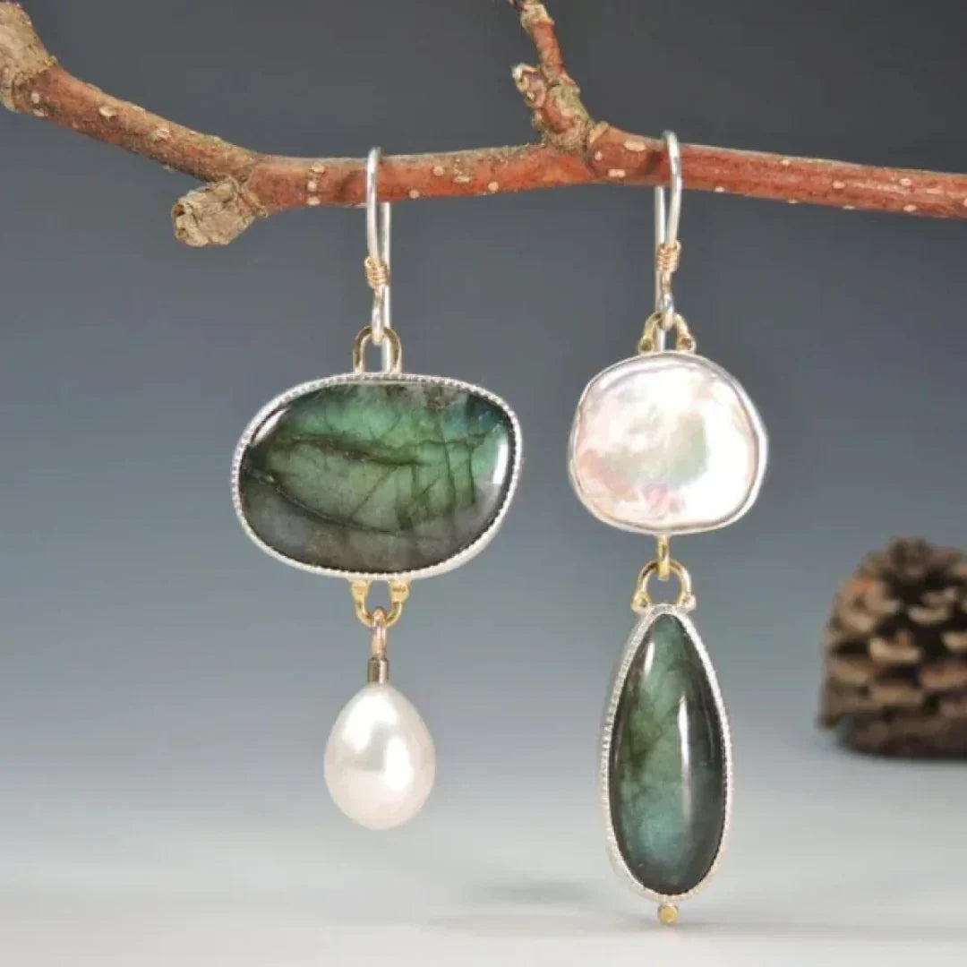 Vintage earrings with stone