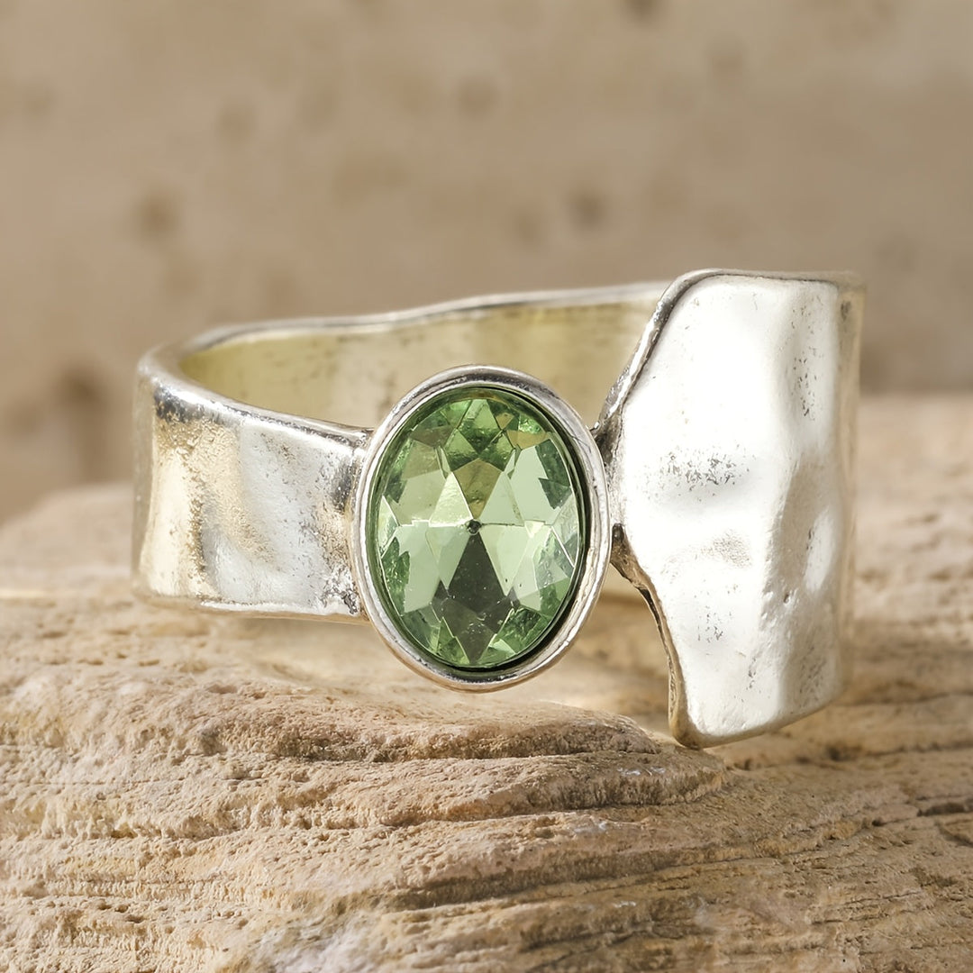 Brilliant Zirconia Ring in Country House Style