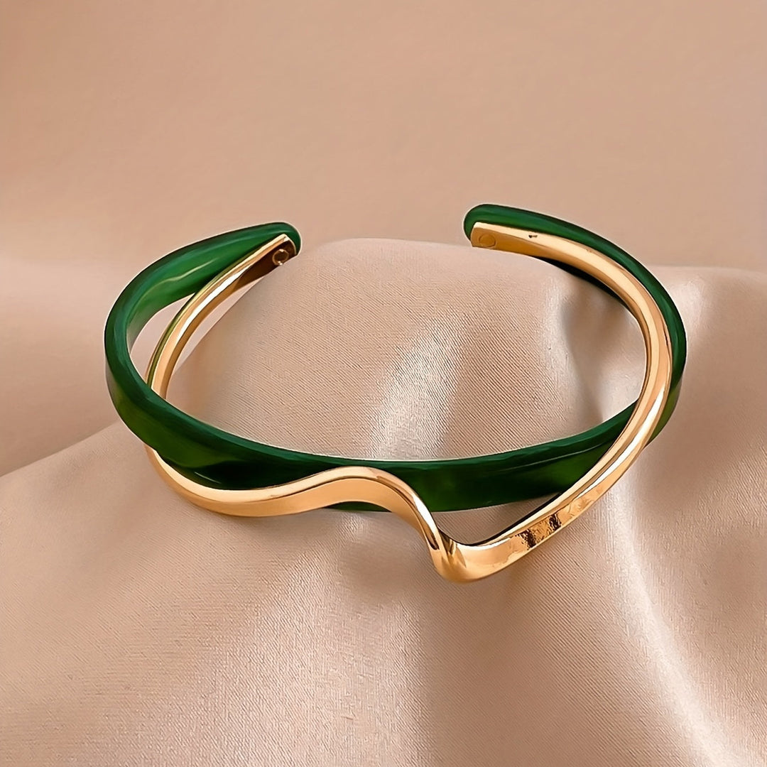 Elegant minimalist gold bangle