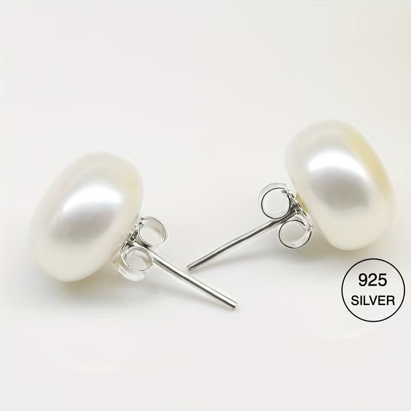 Classic pearl stud earrings