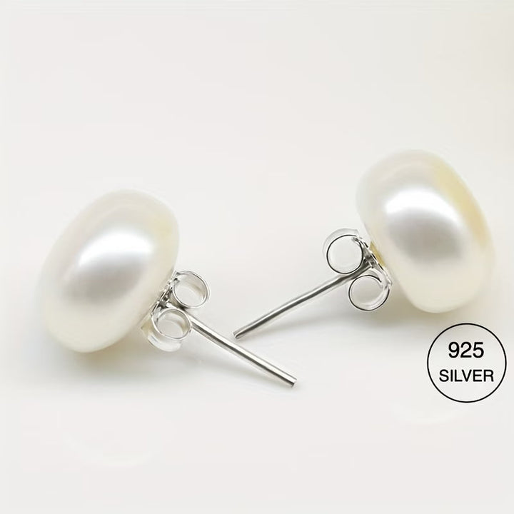 Classic pearl stud earrings
