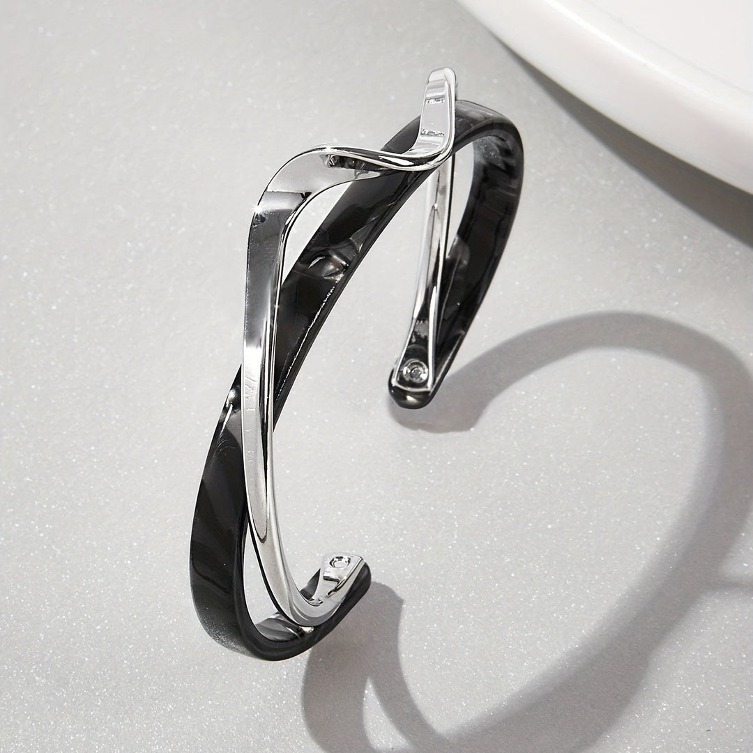 Elegant minimalist gold bangle