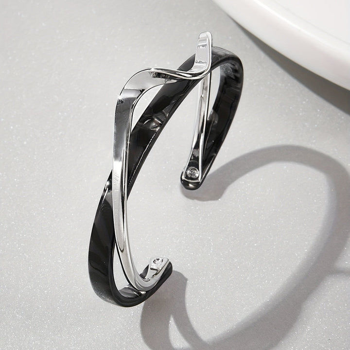 Elegant minimalist gold bangle