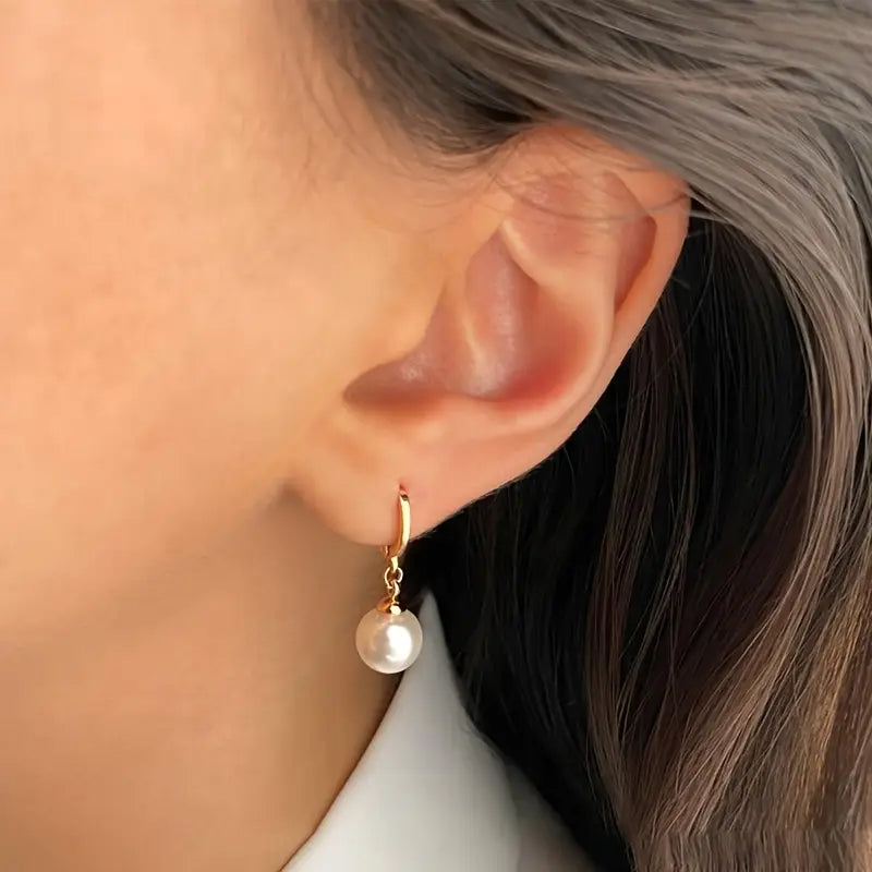 Elegant, graceful pearl necklace set