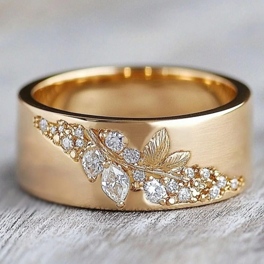 Exquisite Gold-Tone Zirconia Leaf Ring
