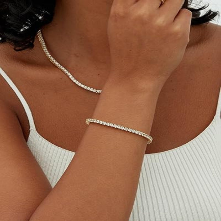 Elegant Heritage Gold Bracelet
