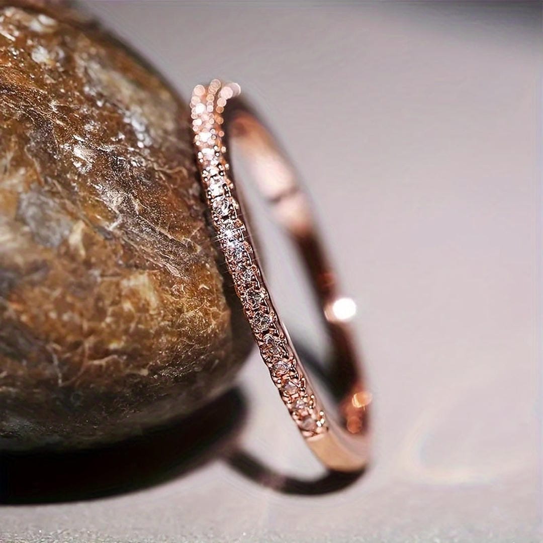 Elyse minimalist zirconia ring