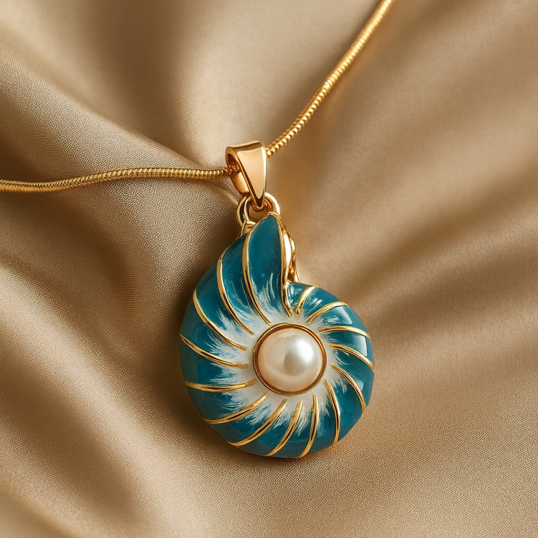 Pearl necklace with blue shell