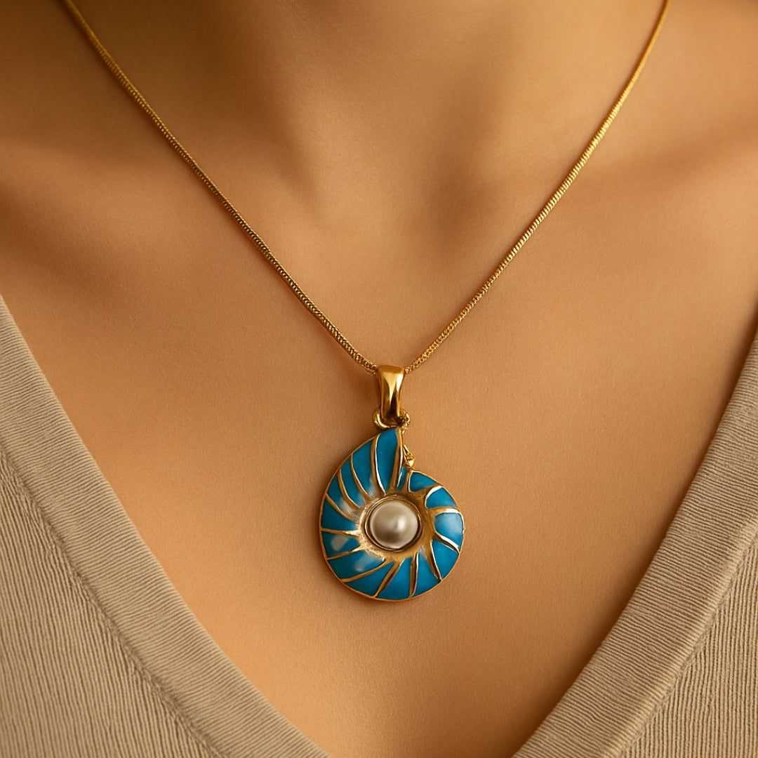 Pearl necklace with blue shell