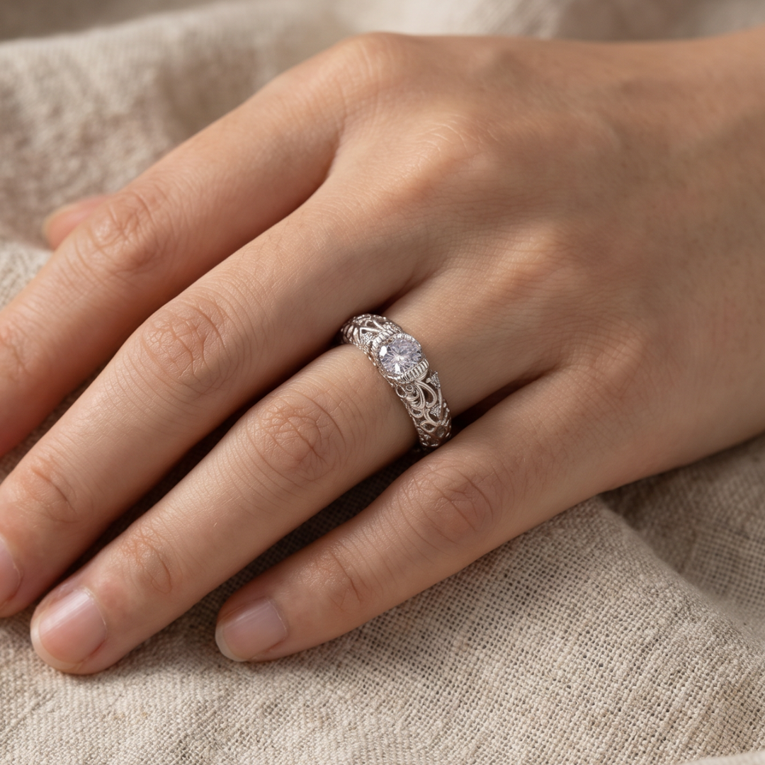 Elegant sterling silver ring