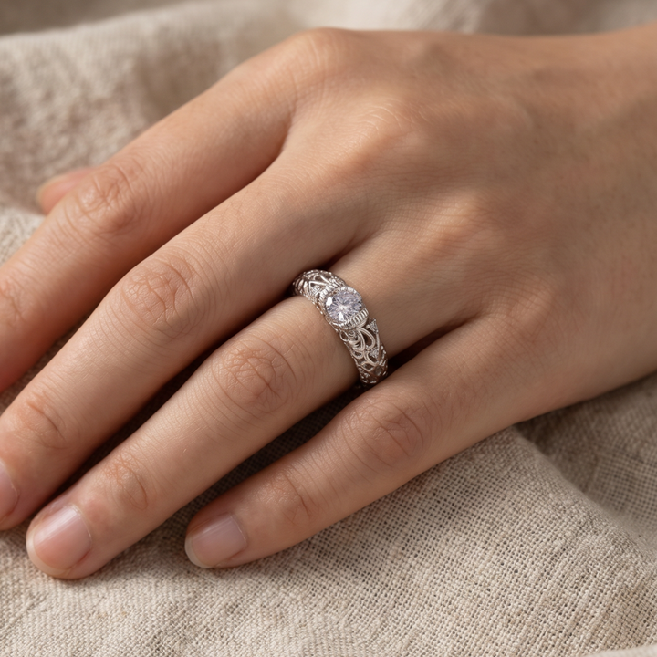 Elegant sterling silver ring