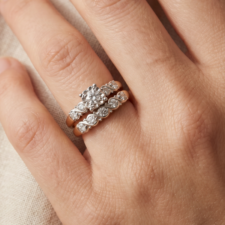 Vintage sparkling gold ring