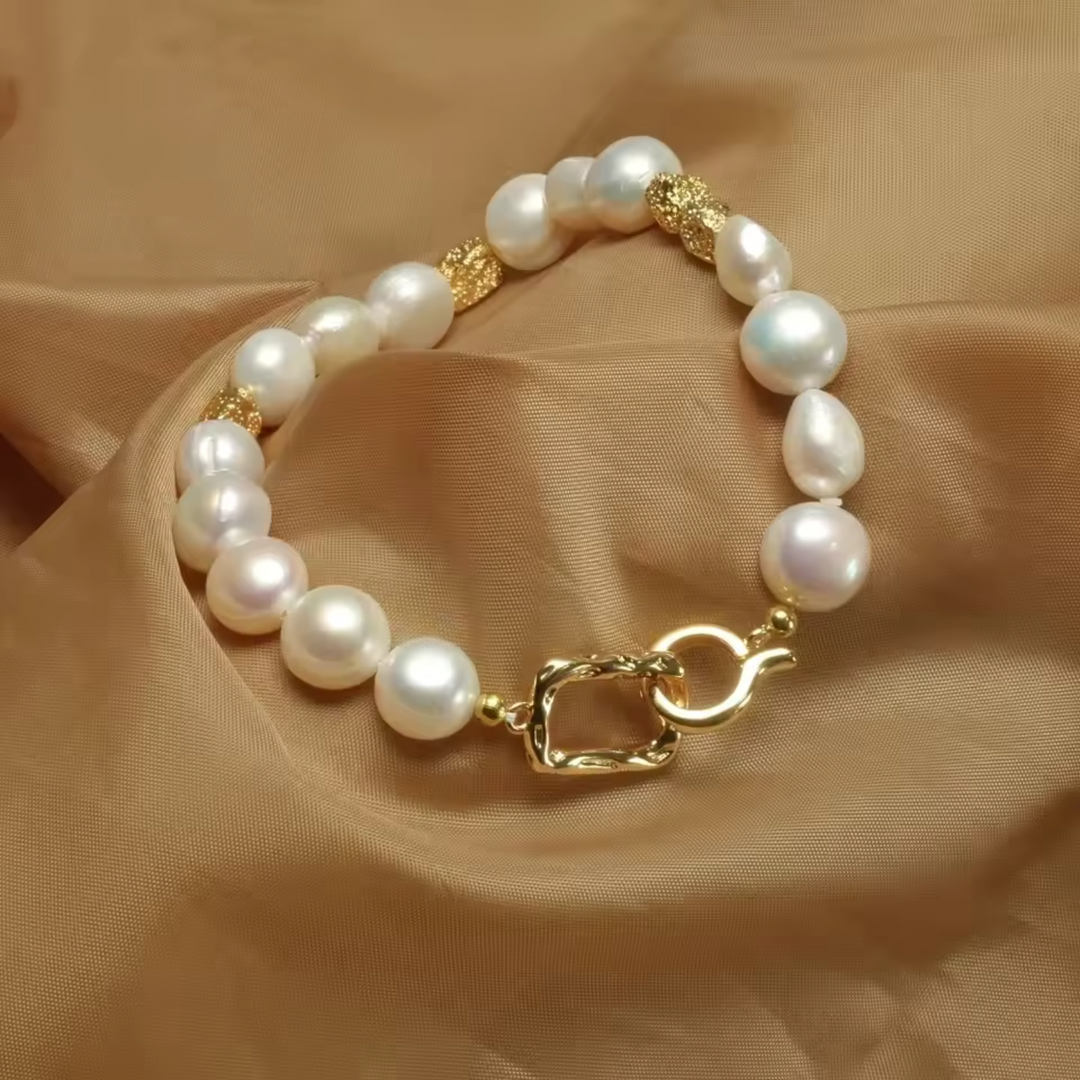 Elegant Baroque Pearl Bracelet