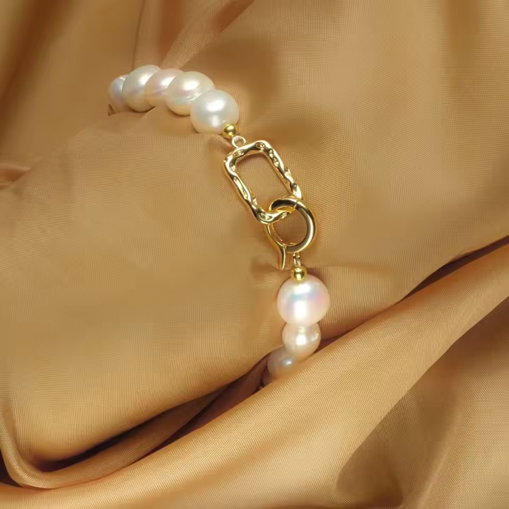 Elegant Baroque Pearl Bracelet