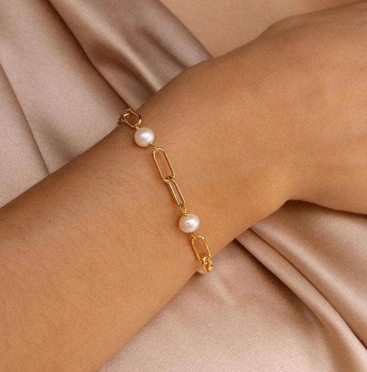 Timeless pearl necklace bracelet