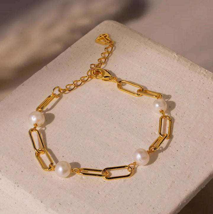 Timeless pearl necklace bracelet