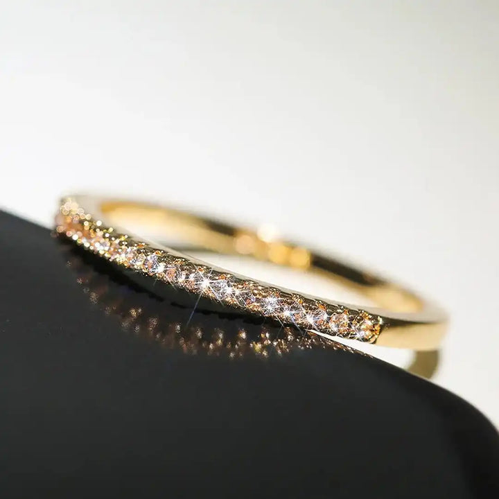 Elyse minimalist zirconia ring