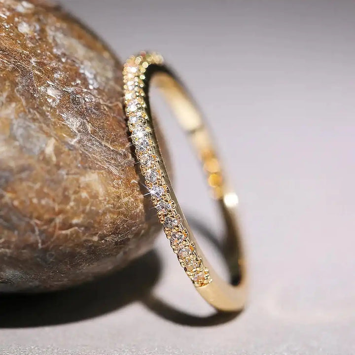 Elyse minimalist zirconia ring