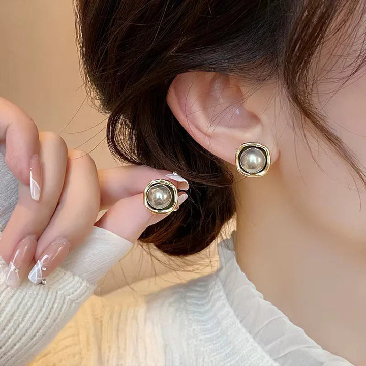 Luxury black pearl stud earrings