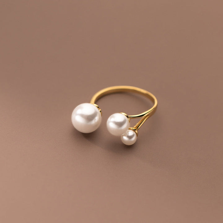 Elegant Ring with Three Pearls - Haller
