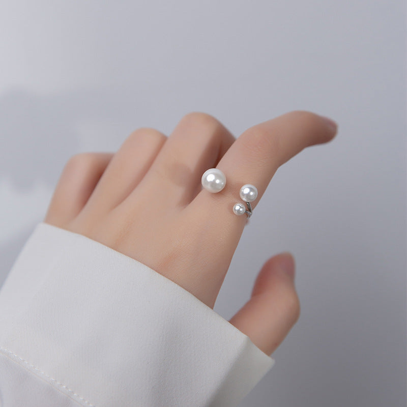 Elegant Ring with Three Pearls - Haller