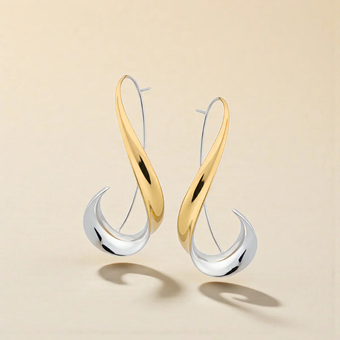 Refined timeless gold earrings