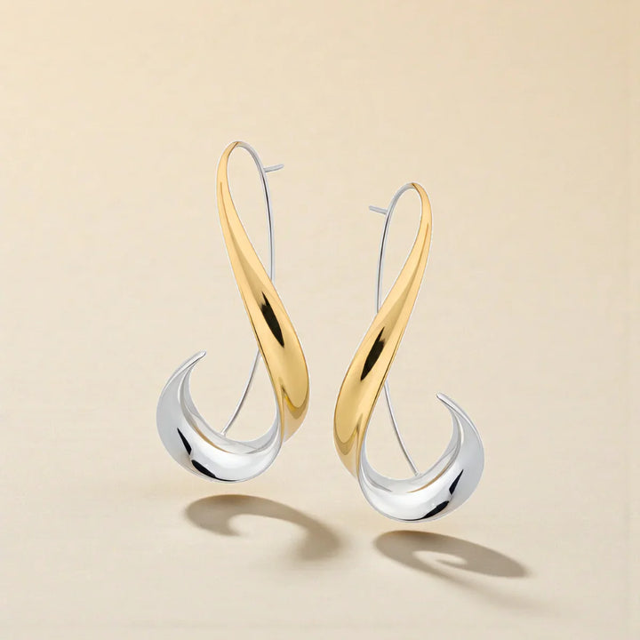 Refined timeless gold earrings