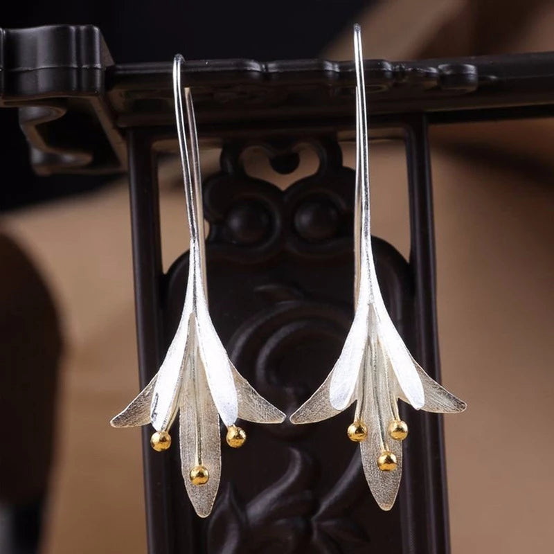 Elegant Silver Floral Earrings - Haller