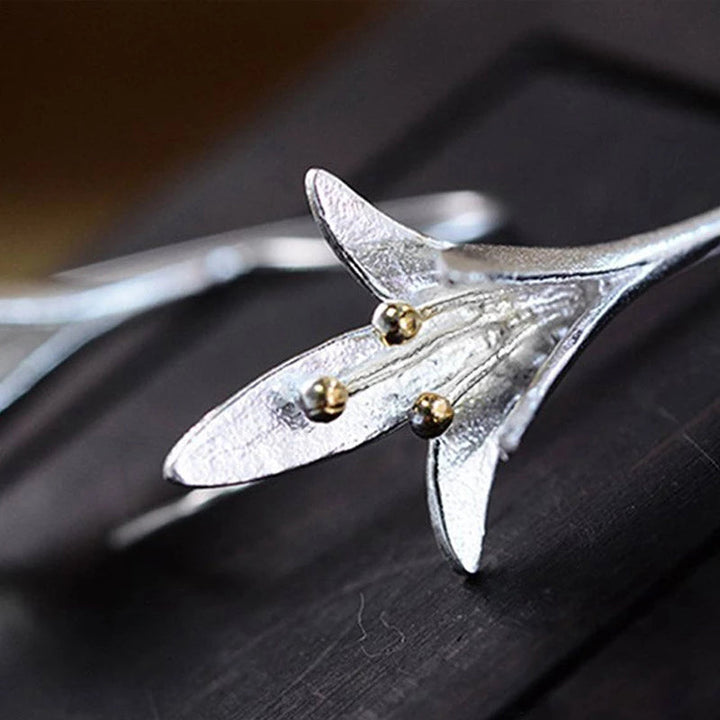 Exclusive Silver Floral Earrings - Haller