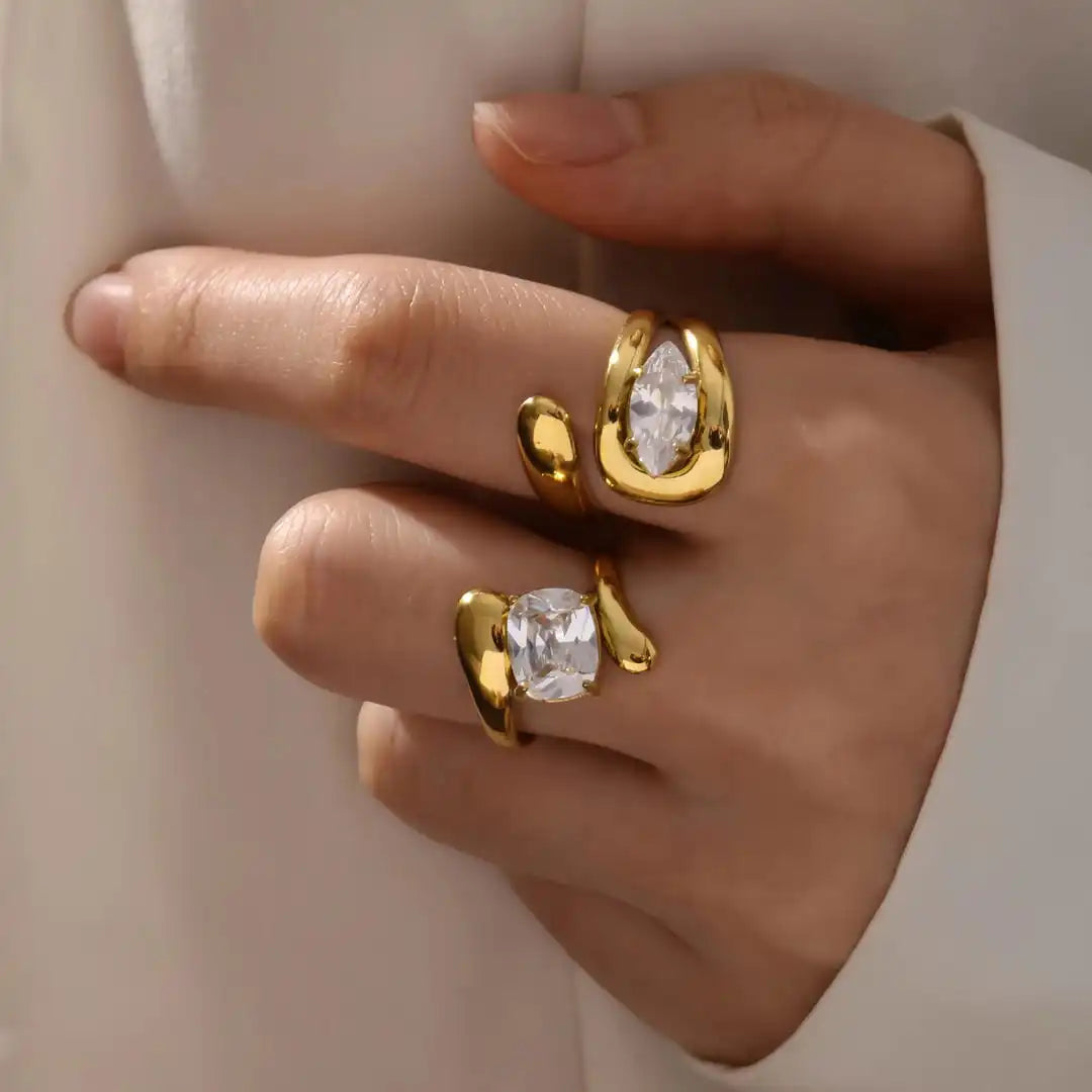 Timeless gold teardrop zirconia ring