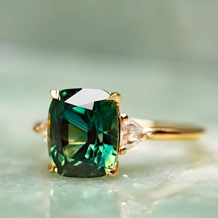 Elegant ring with square emerald
