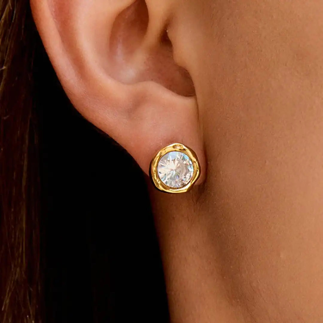 Timeless gold round zirconia earrings