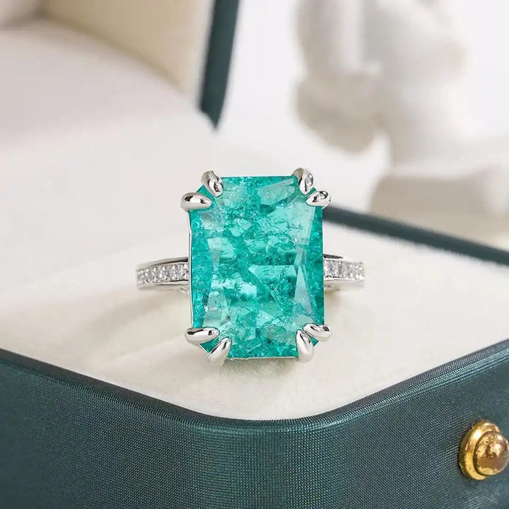Exquisite blue-green moissanite ring