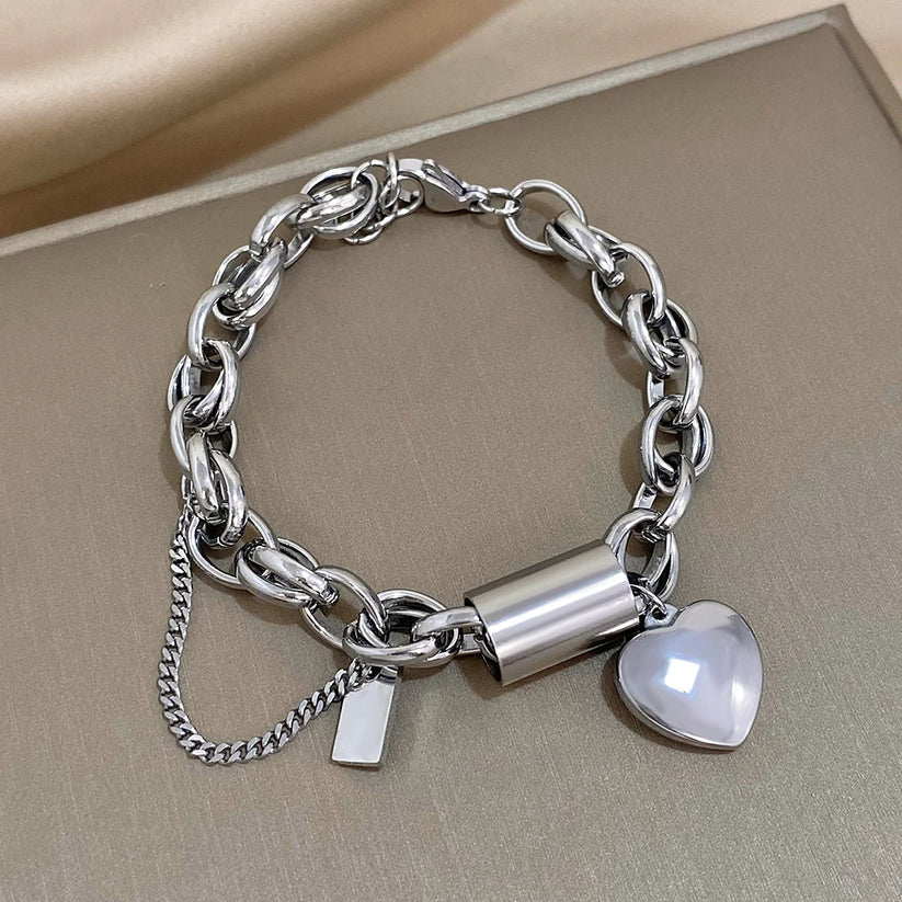 Solid gold bracelet