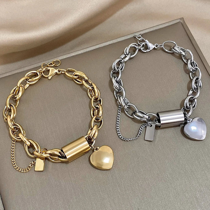 Solid gold bracelet