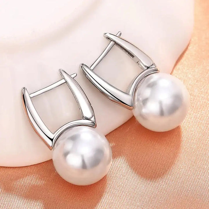 Vintage gold pearl earrings