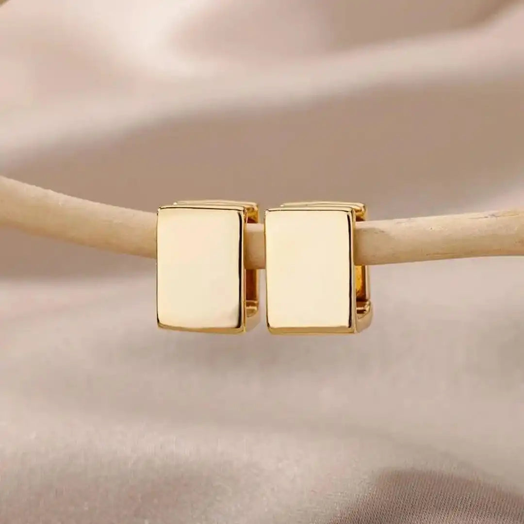 Gold geometric square earrings