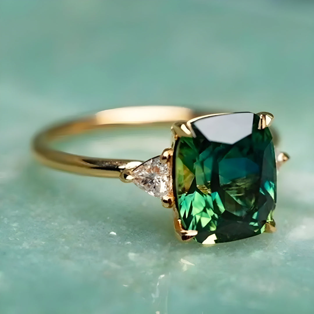 Elegant ring with square emerald