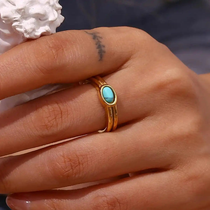 Vintage Gold Ring with Natural Stone