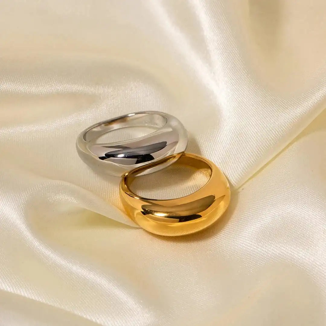 Timeless gold arch ring