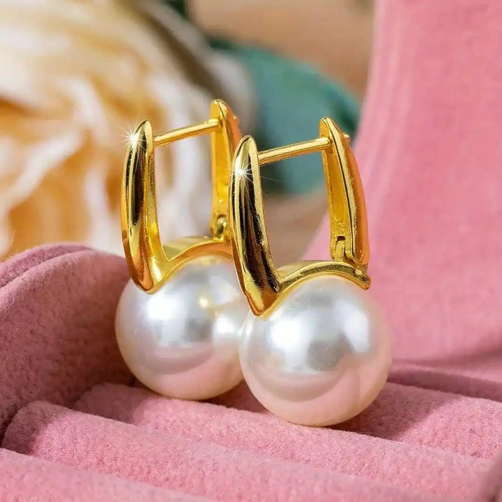 Vintage gold pearl earrings