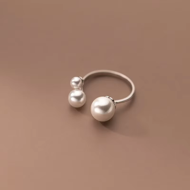 Elegant Ring with Three Pearls - Haller
