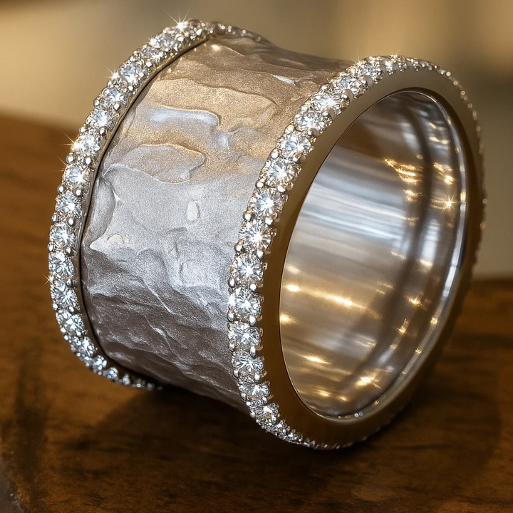 Vintage silver ring with cubic zirconia